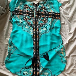 Women’s shortsleeved beautiful top